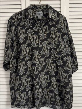 Mens L  Short Sleeve Casual Shirt Hawaiian Tropical Palm Trees Windham Pointe